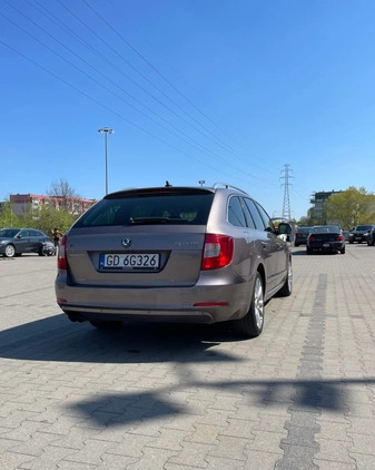 Skoda Superb cena 32000 przebieg: 314000, rok produkcji 2010 z Gdańsk małe 121